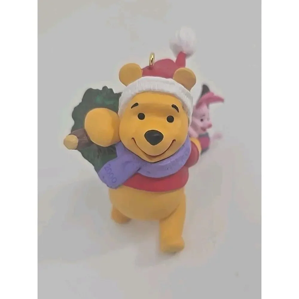 2000‎ Hallmark Keepsake Winnie The Pooh Chooses The Tree - Piglet U111